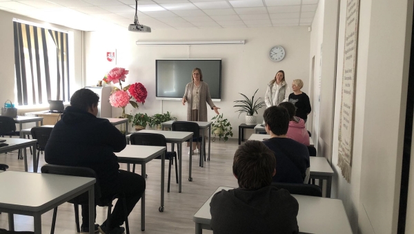Trakų suaugusiųjų mokymo centre lankėsi Lentvario Motiejaus Šimelionio gimnazijos mokiniai